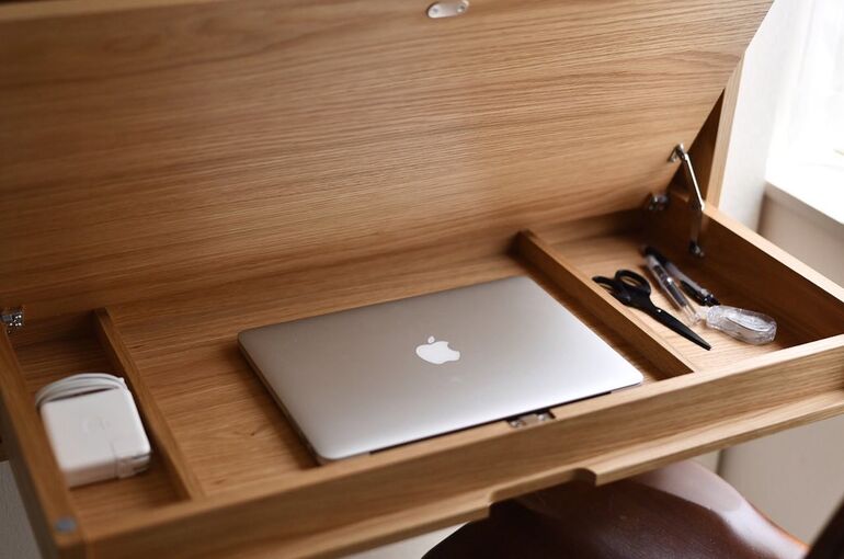 リモートワークに最適な壁掛け収納デスクへのご質問 自然な木目の美しさを活かした無垢材の家具情報をお届けいたします